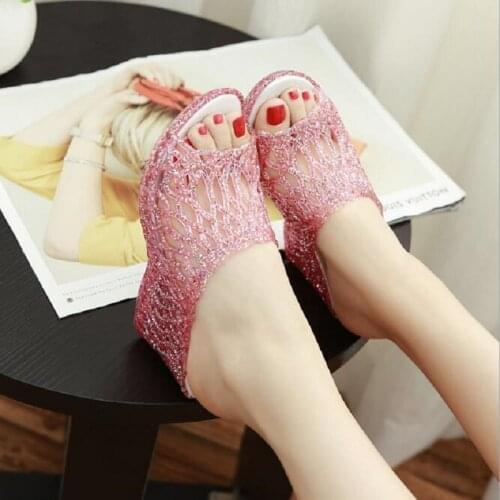 Summer New Fashion Women Bling Crystal Peep Toe Hollow Beach Slippers Ladies Cut Out Open Toe Wedges Jelly Shoes 20200324