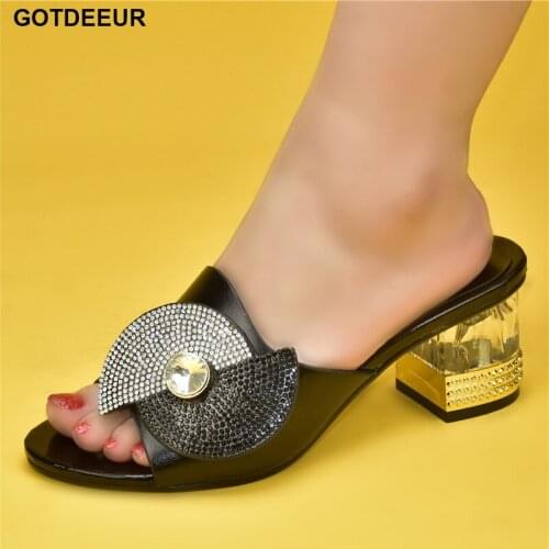 New Arrival Elegant Luxery African Women Party Shoes Decorated with Rhinestone Wedding Shoes for Women Bride Open Toe Pumps