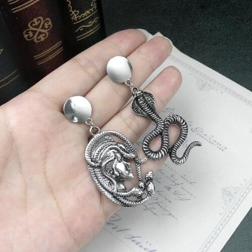 Gothic Dark Punk Ancient Silver Color Medusa Queen Hydra Head Snake Ear Stud Earrings Female New Style Dangle Earrings VGE046