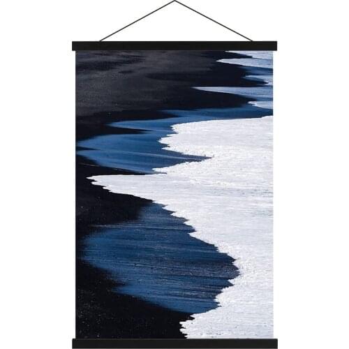 Hanging scroll frame