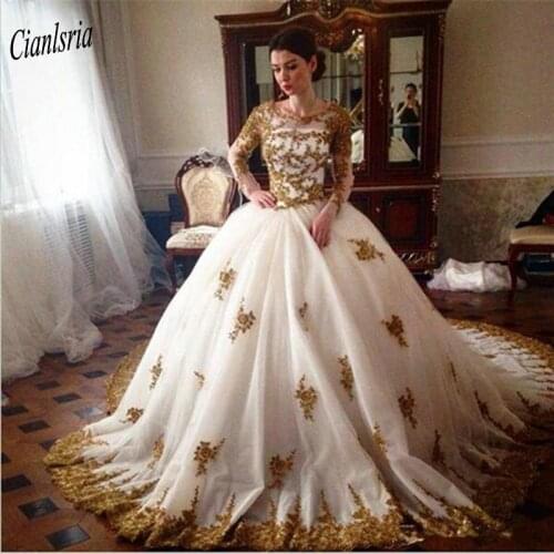 Gorgeous Long Sleeve Dubai Arabic Ball Gown Wedding Dress With Gold Appliques Lace O-Neck Sweep Train Bridal Wedding Dresses