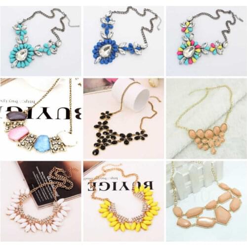 Exaggerated Short Necklace Fashion Resin Women Pendant Choker Necklace Flower Stylish Fluorescent Necklace Statement Jewelry