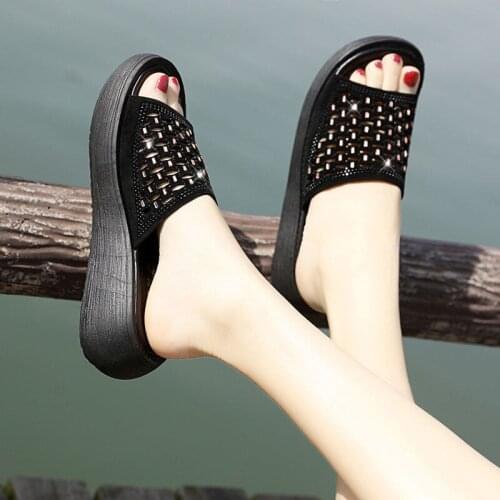 2021 New Women Fashion Beach Slippers Slides Summer Shoes Flat Crystal Flat Sandals Outdoor Female Pearl Shoes Zapatos Mujer