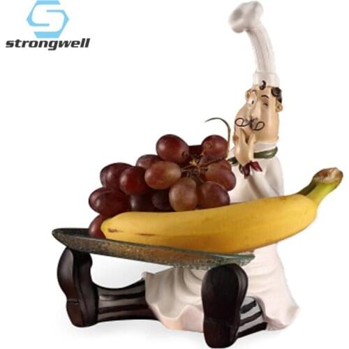 Strongwell European Fashion Sitting Chef Fruit Plate Candy Tray Resin Home Ornament Restaurant Table Decoration Birthday Gift