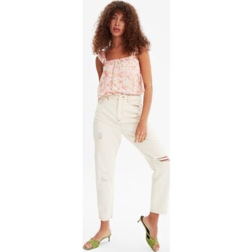 Trendyol Ripped Detailed High Bel Mom Jeans TWOSS20JE0437