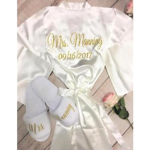 Customized name glitter wedding Bride Bridesmaid satin pajamas robes with slippers bridal shower kiminos party favors gifts