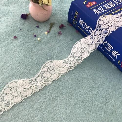 Model C1020, a lacy lace for the neckline of a nightshirt