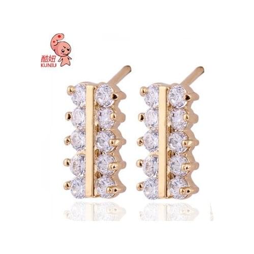 Kuniu geometric shape stud earrings for women crystal metal material trendy classic exquisite style anniversary fashion jewelry