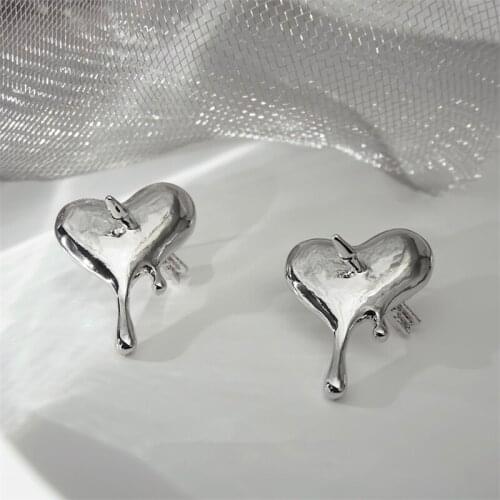 AOMU 2021 New Fashion Smooth Metal Cupid Heart Piercing Arrow Stud Earrings for Cool Girl Punk Party Personality Jewelry Gifts