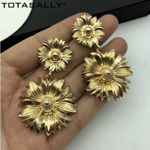 TOTASALLY Golden Alloy Earrings for Woman Flower ZA Earrings for Evening Party Show Statement Dangle Earrings Dropshipping