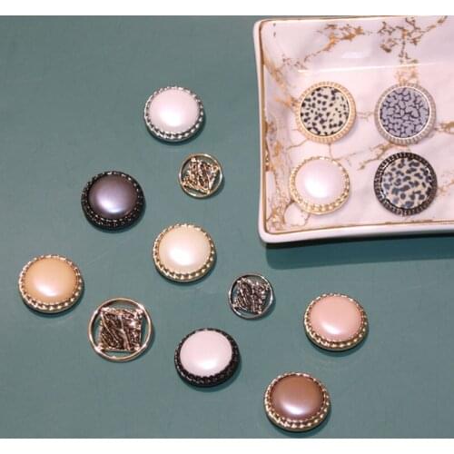 5-piece set of round metal buttons, semi-hollow round buttons, retro personalized clothing decoration
