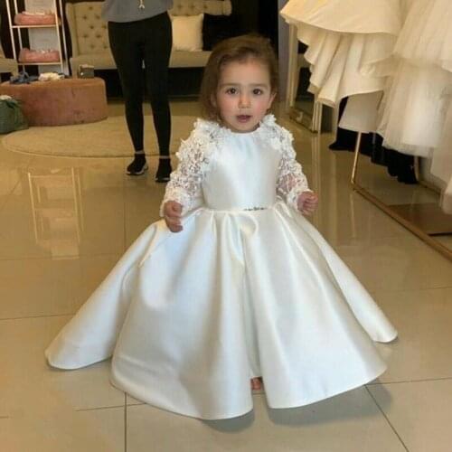 Cheap White Little Girls Flower Dresses O Neck Full Sleeve Bow Tie Infant Holy Communion Dress Sweep Train Satin Kids Dress