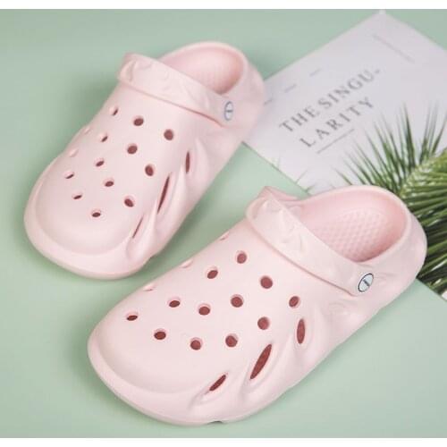 Large size 45 men summer 2021 new couples non-slip soft beach slippers stylish outdoor personality wearing topless sandals