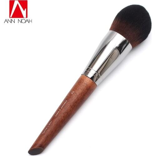 Professional Makeup Artist Long Wood Handle Straight Wavy Bristle 112 Medium Tapered Precision Foundation Brush