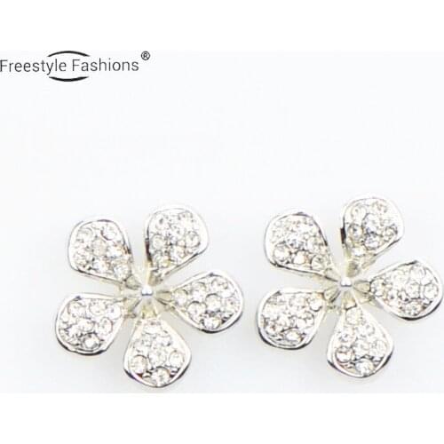 Fashion trendy flower shape stud earrings for women