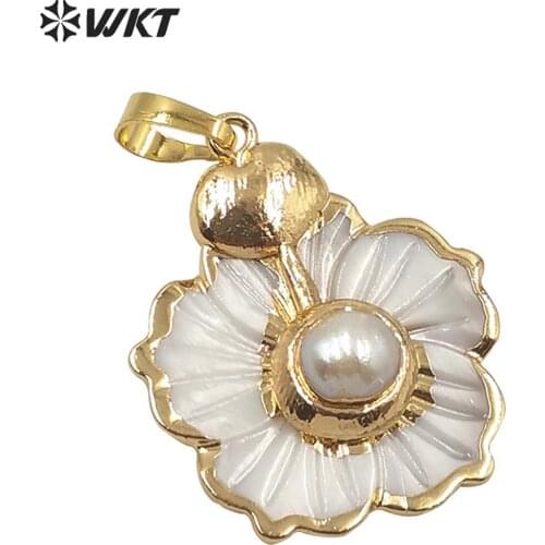 WT-JP174 WKT Natural Shell Pendant Flower Shape Shell And Pearl Pendant Gold Electroplated Women Fashion Pendant Jewelry Finding