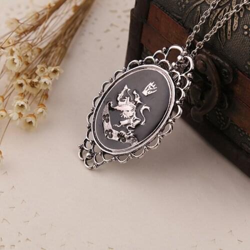 Hot Vampire Movie Jewelry Necklace The Twilight Alice Rosalie Cullen Family Necklace Charms Chain Pendant For Women Choker Deco