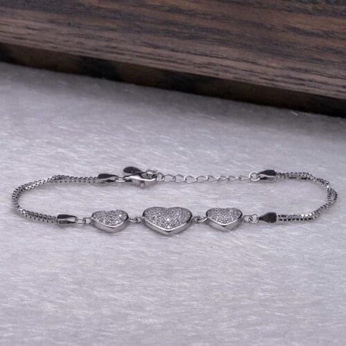 925 Sterling Silver Women Bracelet with Hearth Design and Zircon Stone Trendy Fashion Unique Design Gifts for Every Women Jewelry