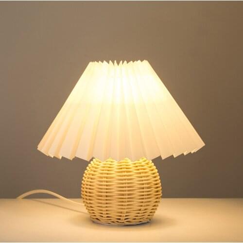 E27 Lamp Holder Retro Artistic Desk Light Table Lamp Simple Design Vintage Rattan Indoor Creative Pleats Lamp With Led Bulb