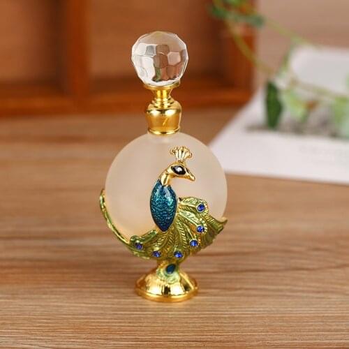 50Pcs Factory Price 25ml Perfume Bottle Essential oil Essence Fragrances Vials Frosted Glass Arab Style Peacock Alloy Decoration