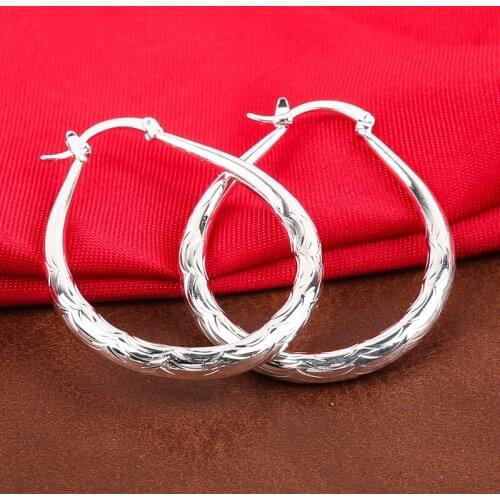 Classic Silver Color Statement Hoop Earrings for Women Simple Round Loop Earring Fashion Jewelry for Anniversary Gift D5E026