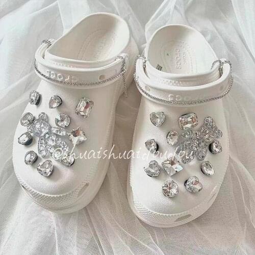 Fashion Vintage Croc Charms Diy Cute Garden Shoes Ornaments Crystal Bear Clogs Ornaments Adult Children Shoe Buckle Accessories