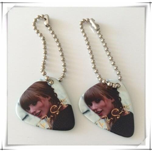 Wholesale Music Accessories Gift Standard Guitar Picks Keychain, Custom Triangle Guitar Picks Keyring