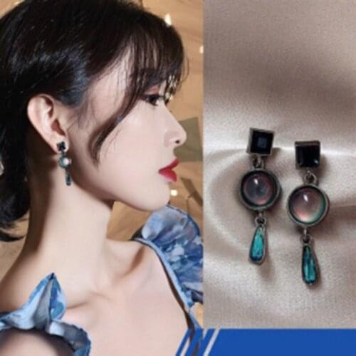 Fashion woman earrings stone Small opal stud earrings maiden temperament character joker geometric circular Drop earrings