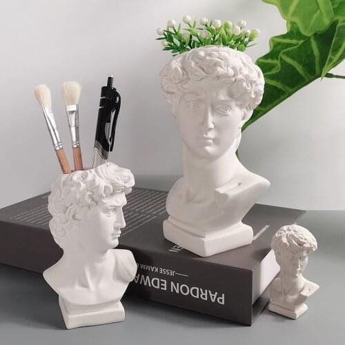 Resin David Sculpture Home Decor Character Statue Makeup Brush Storage Box Pen Holder Living Room Office Desktop Art Decoration