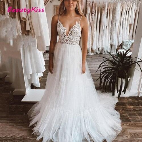 Elegant Lace Boho Wedding Dress A-Line Tiered Tulle Plus Size Bridal Dress V-Neck Spaghetti Strap Backless Princess Wedding Gown