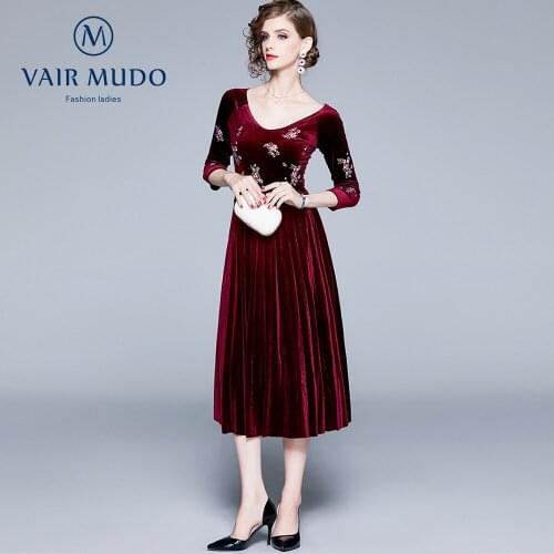 Women elegant fashion black red dress autumn winter New nine-quarter sleeves accordion pleated velvet embroidered dressY-437
