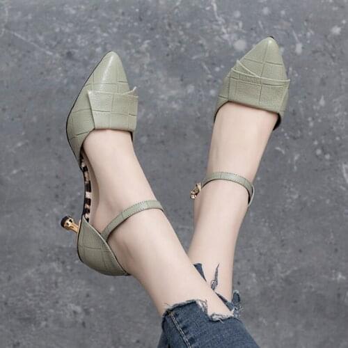 Real Soft Leather Toe Cap Sandals for Womens Outer Wear 2021 New Summer Mid-heel Thick Heel Wild Word Buckle Shoes