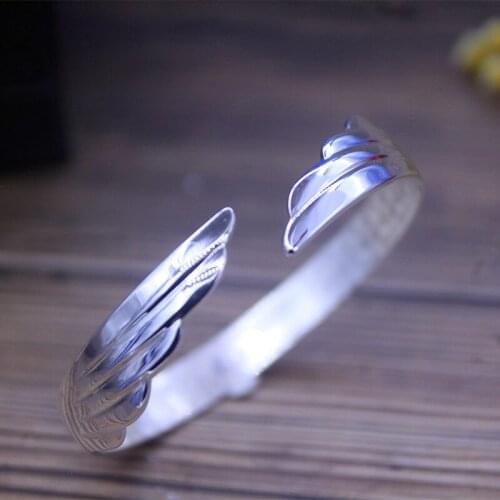 Fashion Silver plated Relief sculpture classic Woman Cuff Bracelet Lucky Angel of Wing Lucky Bangle Girls wedding Party Jewelry