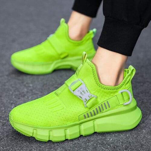 Men Sports Running Shoes Women Outdoor Walking Flats Couple Sneakers Men Flying Woven Trainers Men Slip On Comfortable Sneakers