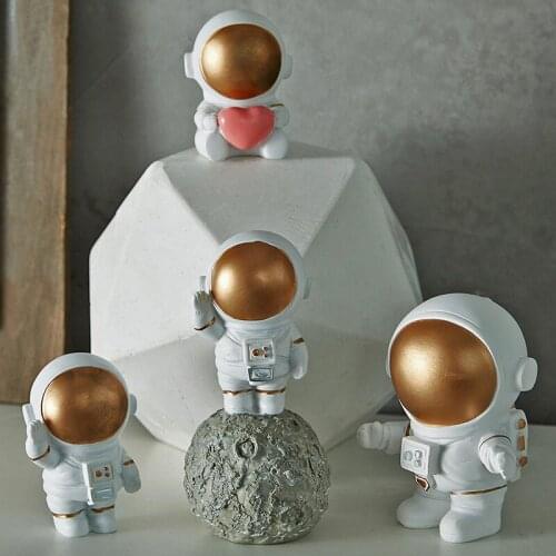 Nordic Ins Resin Creative Astronaut Sculpture Figurine Store Craft Desk Home Decoration Accessories Modern Birthday Gift Cartoon