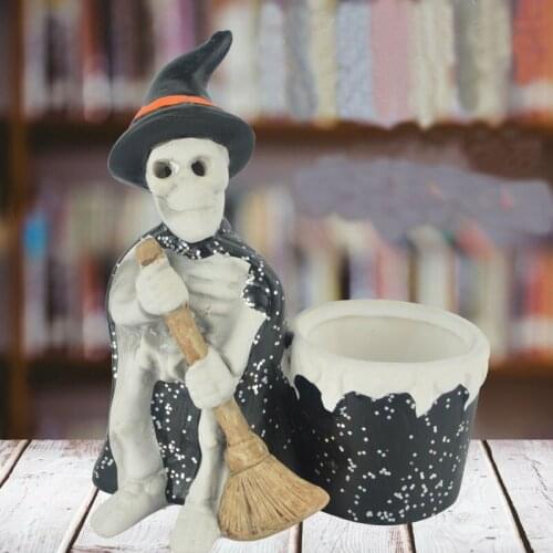 Funny Halloween Pen Holder Sweeping snowman Ashtray Creative Tricky Skull Figure Resin Craft Collection Decoration Gag gifts toy
