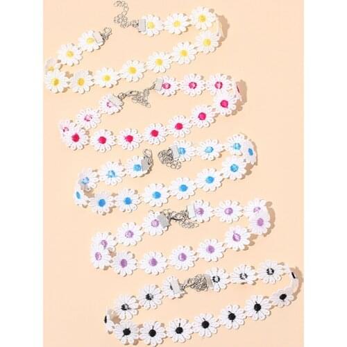 Korean Fashion White Lace Flower Charm Choker Necklace for Women Bohemian Cute Sweet Small Daisy Collar Necklace Party Jewelry