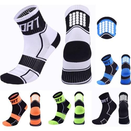 New men Reflective Running Socks Night Cycling Socks Men Breathable Non-slip Sport Sock for Outdoor Basketball Football Bicycle