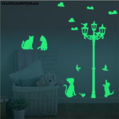 1pcs Cute Cat Street Light Luminous Sticker Fluorescent Sticker Childrens Room Living Room Home Decoration 22 * 30CM