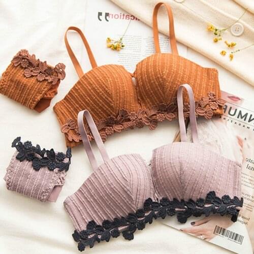 Roseheart Women Fashion Sexy Lingerie Set Red Lace Padded Bras Wireless Bras Trim Panties Push Up Bra Sets Women Underwear A B
