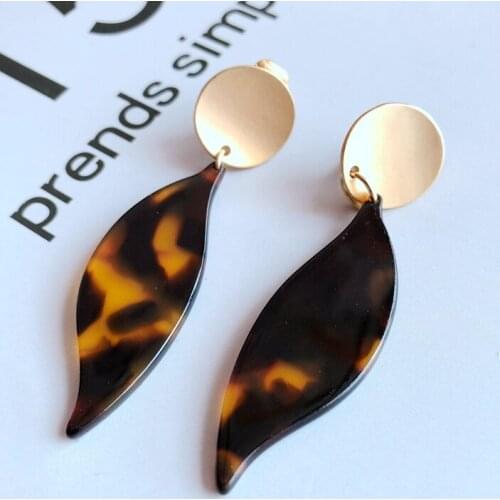 Leaf Tortoise Resin Elegant Cute Sweet Clip Earrings Acrylic Pendant Ear Jewelry