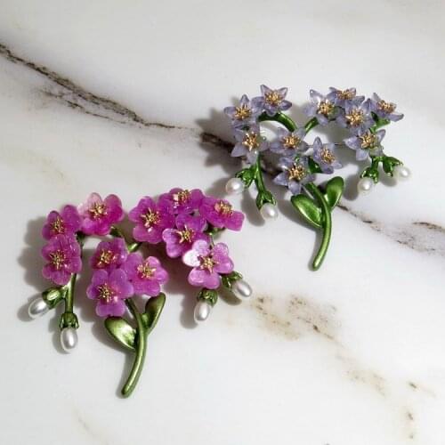 Plant leaves imitation pearl simple and beautiful fashion accessories women s gift brooch brooch