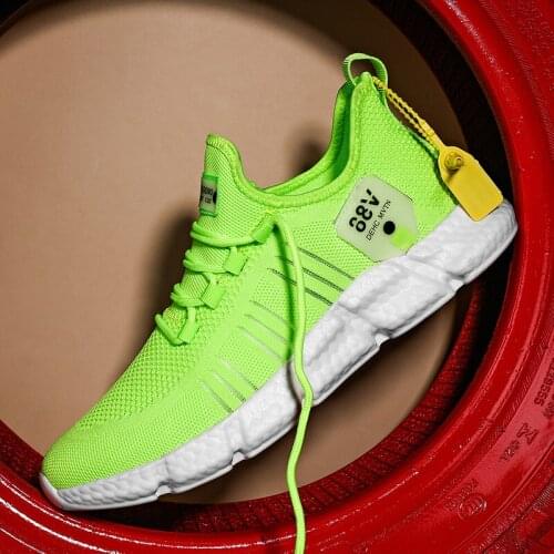 Super Light Large Size Mens Shoes Mesh Breathable Mens Sports Shoes Fashion Design Popcorn Sole Lace-up Running Shoes