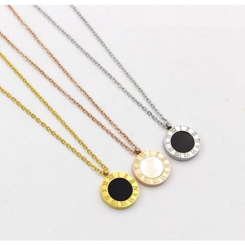Roman Numerals Two Side Circle Round Pendant Necklace For Women Shell Jewelry Stainless Steel Love Short Necklaces Luxury K0025