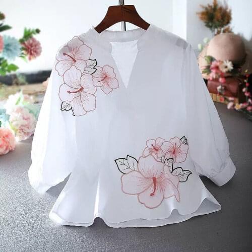 2021 Summer V-neck Loose Three-quarter Sleeve T Shirt Sweet Embroidered Flower Bottoming Shirt Top