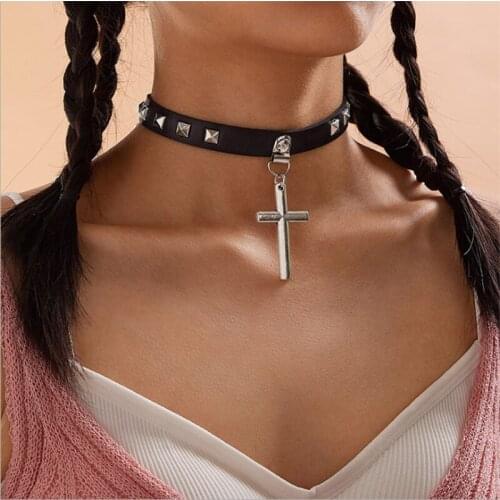 Fashion Cosplay Harajuku Punk Rock Gothic Necklace Sexy Belt Leather Cross Spike Collar Choker Necklace Body Accessories Jewelry