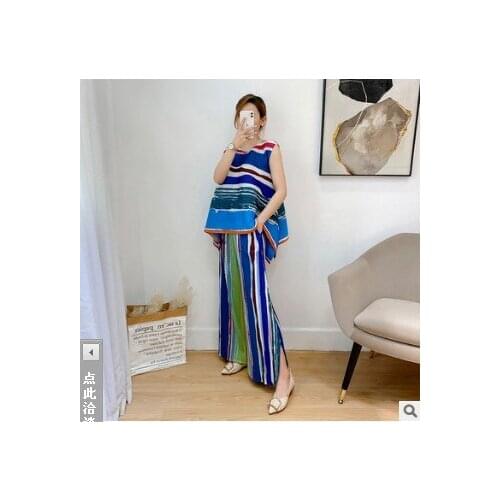 HOT SELLING Miyake fold fashion o-neck T-shirts + stripe Wide leg pants print two-piece suit IN STOCK