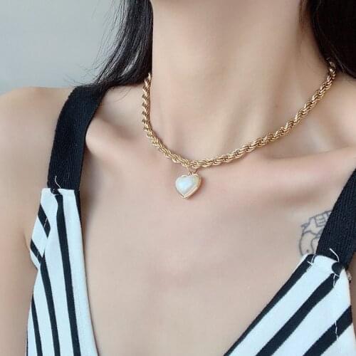Vintage Gold Color Choker Alloy Twist Chain Heart Pendant Necklaces Cuban Chain 2020 Necklace for Women Party Girl Gifts Jewelry