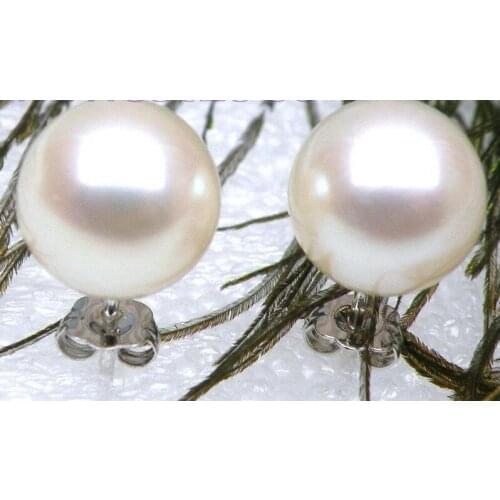 Free Shipping >>>> AAA+++ Japanese Akoya Cultured Pearl 9mm White Stud Earrings