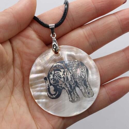 Natural Shell Necklace With Round Pendant Leather Cord 2MM Charms For Elegant Women Love Romantic Gift